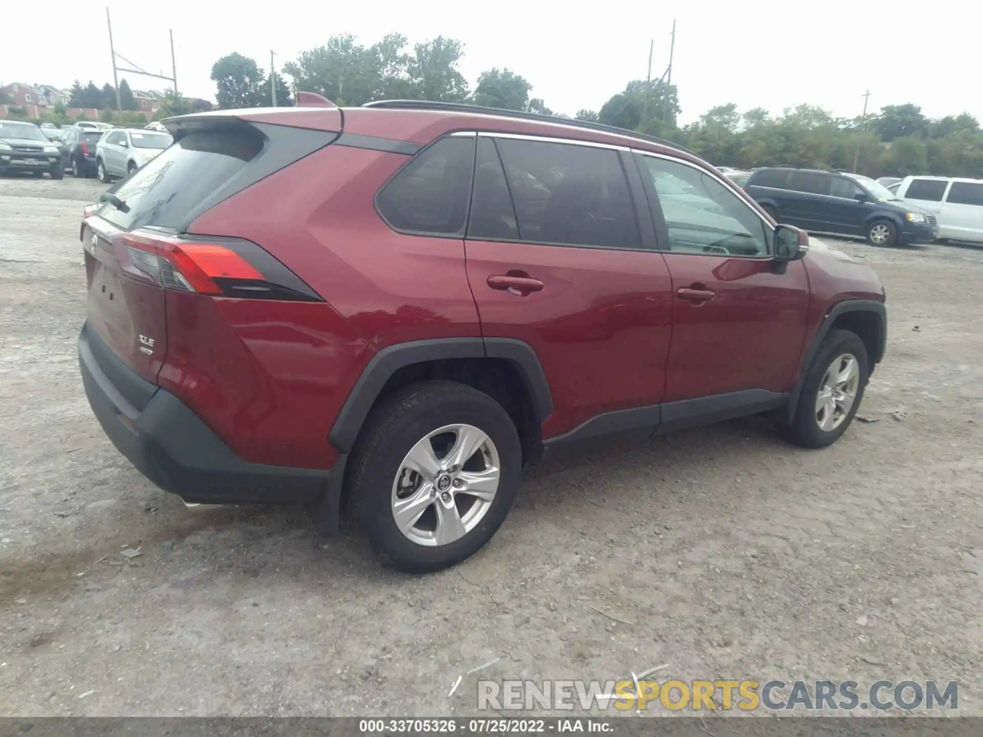 4 Photograph of a damaged car 2T3P1RFV4LW132181 TOYOTA RAV4 2020