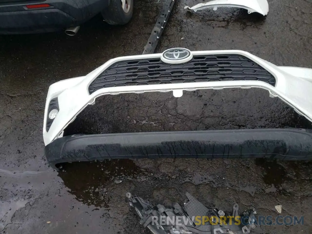 12 Photograph of a damaged car 2T3P1RFV4LW136411 TOYOTA RAV4 2020