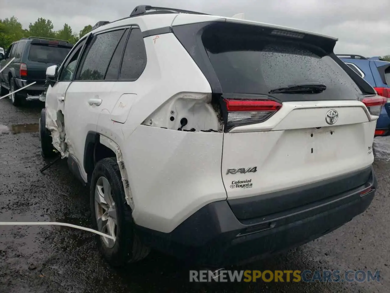 2 Photograph of a damaged car 2T3P1RFV4LW136411 TOYOTA RAV4 2020
