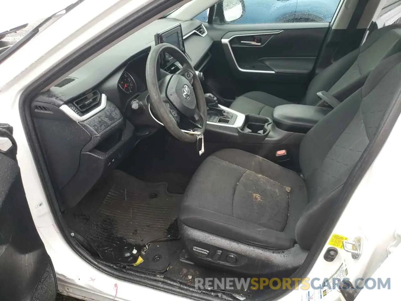 7 Photograph of a damaged car 2T3P1RFV4LW136411 TOYOTA RAV4 2020