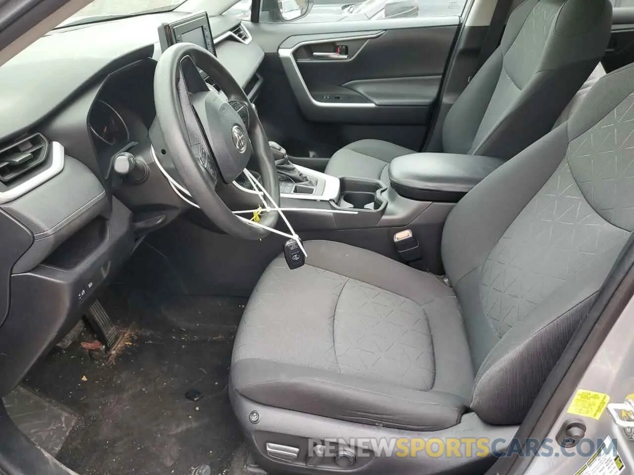 7 Photograph of a damaged car 2T3P1RFV4LW136649 TOYOTA RAV4 2020