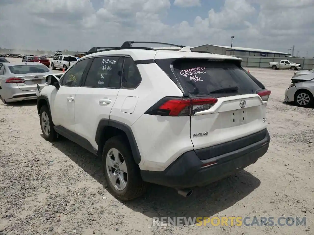 3 Photograph of a damaged car 2T3P1RFV5LC067570 TOYOTA RAV4 2020