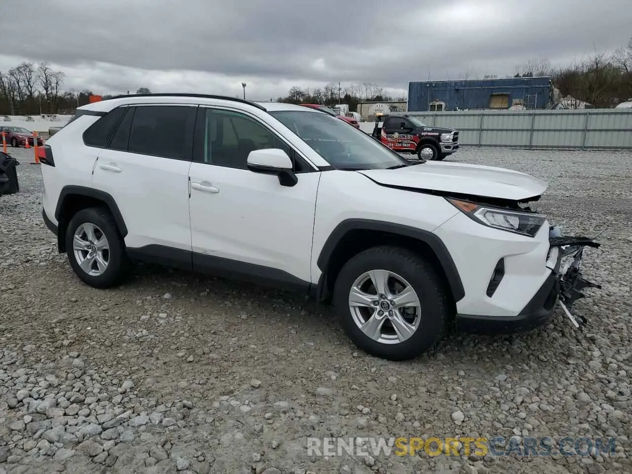 4 Photograph of a damaged car 2T3P1RFV5LC070811 TOYOTA RAV4 2020