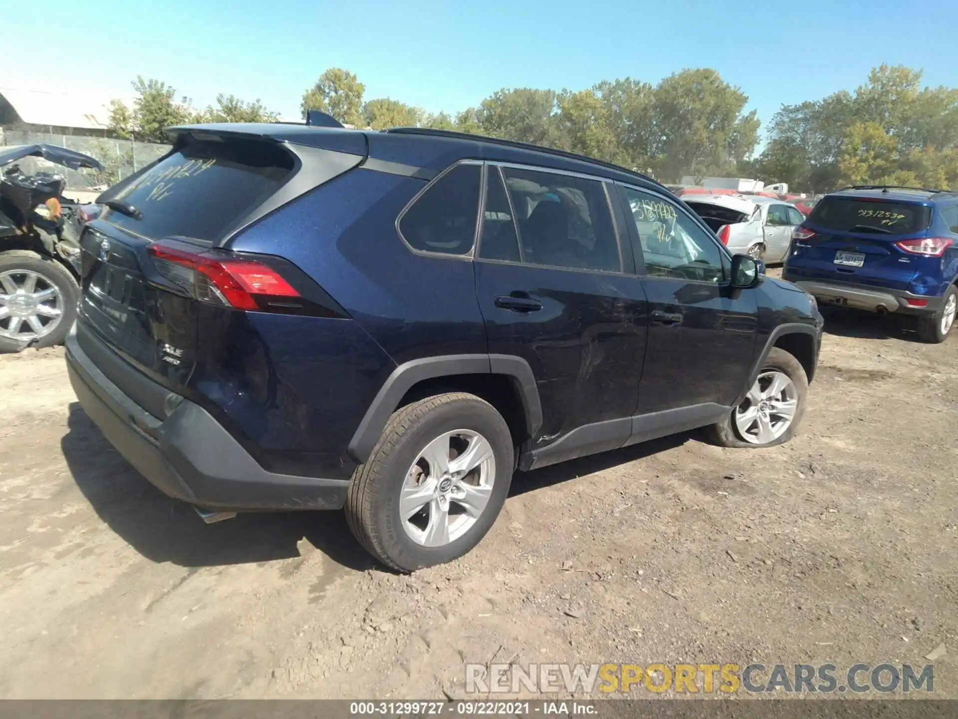 4 Photograph of a damaged car 2T3P1RFV5LC075278 TOYOTA RAV4 2020