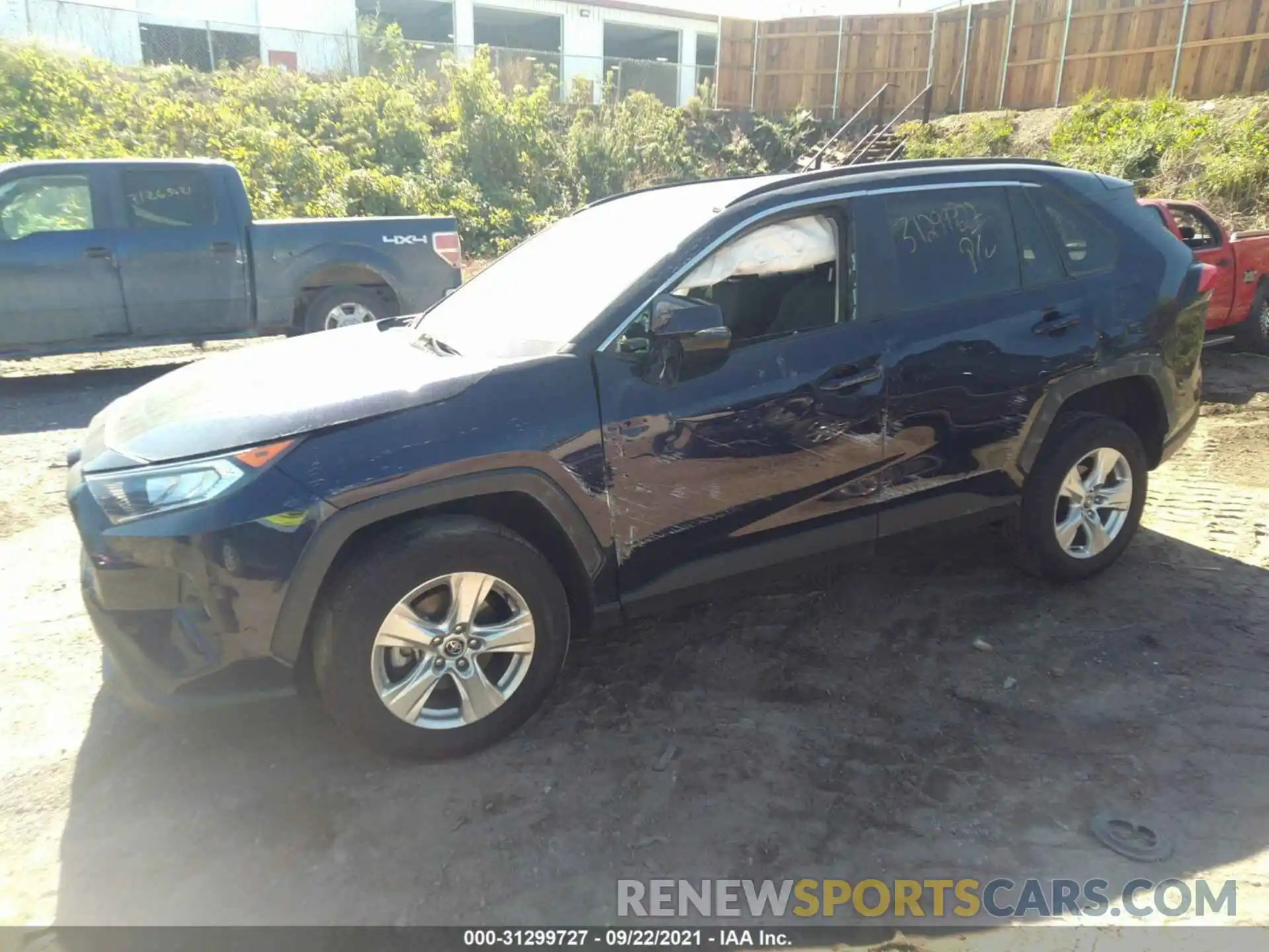 6 Photograph of a damaged car 2T3P1RFV5LC075278 TOYOTA RAV4 2020