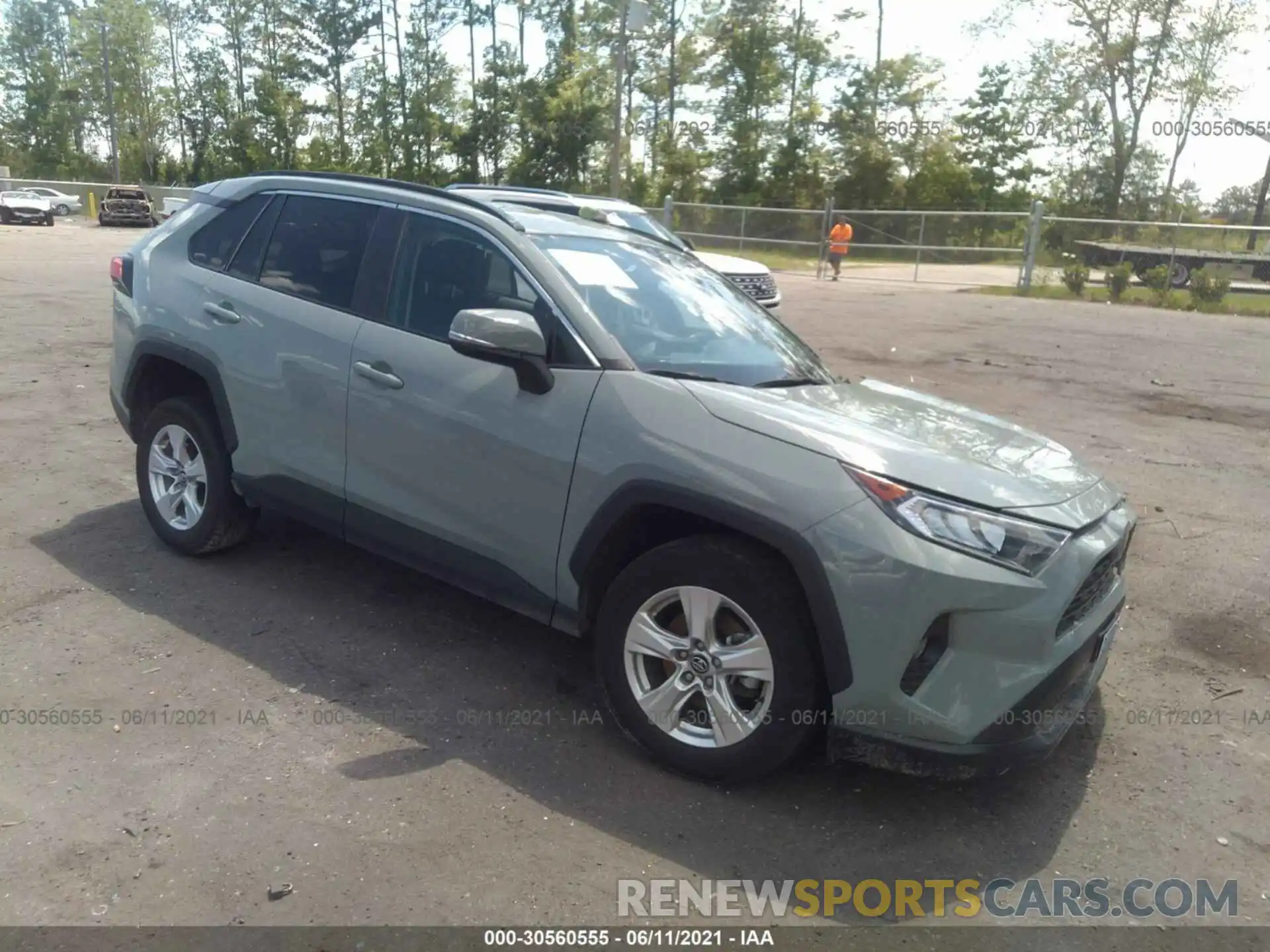 1 Photograph of a damaged car 2T3P1RFV5LC090668 TOYOTA RAV4 2020