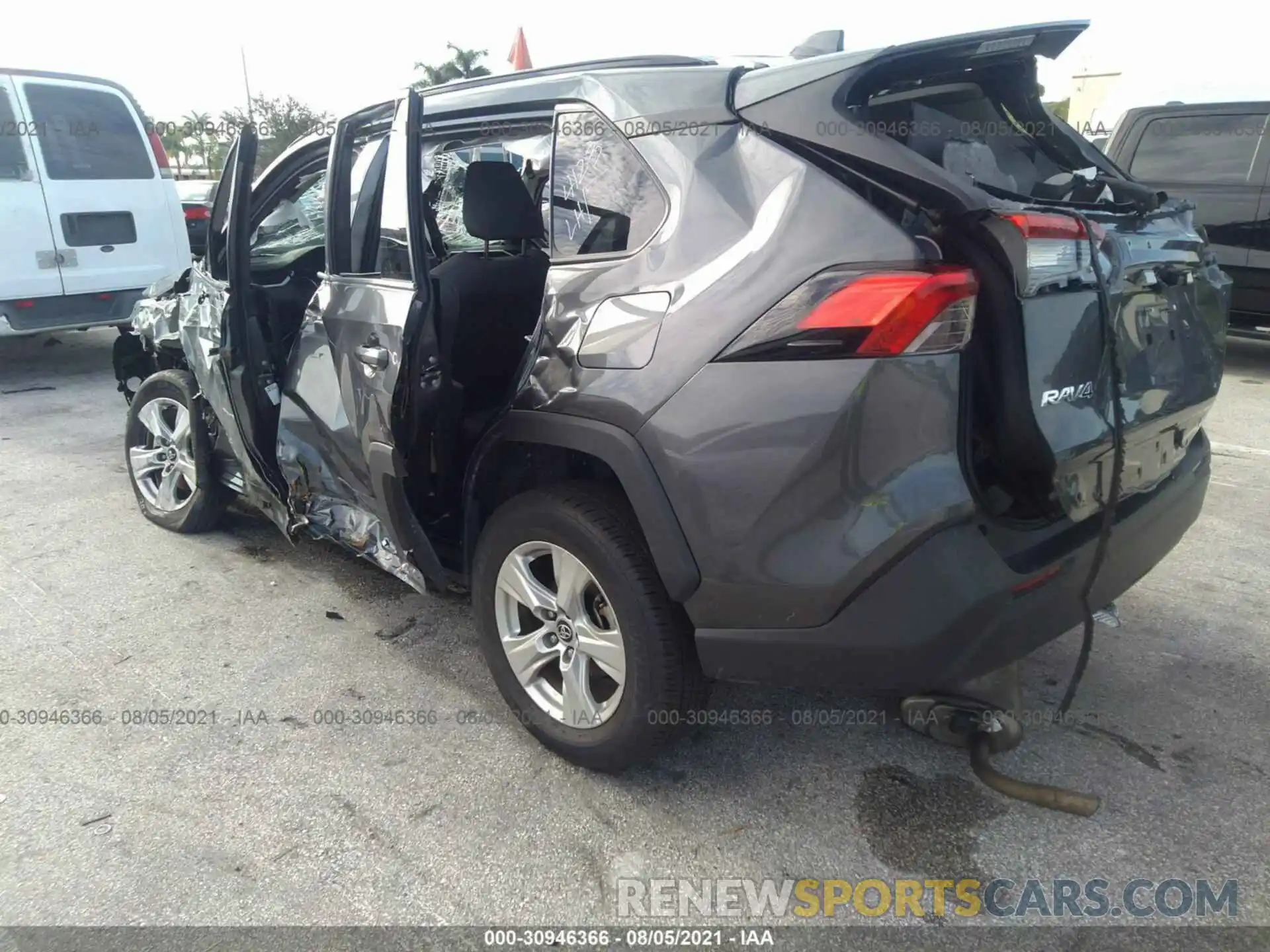 3 Photograph of a damaged car 2T3P1RFV5LC095739 TOYOTA RAV4 2020