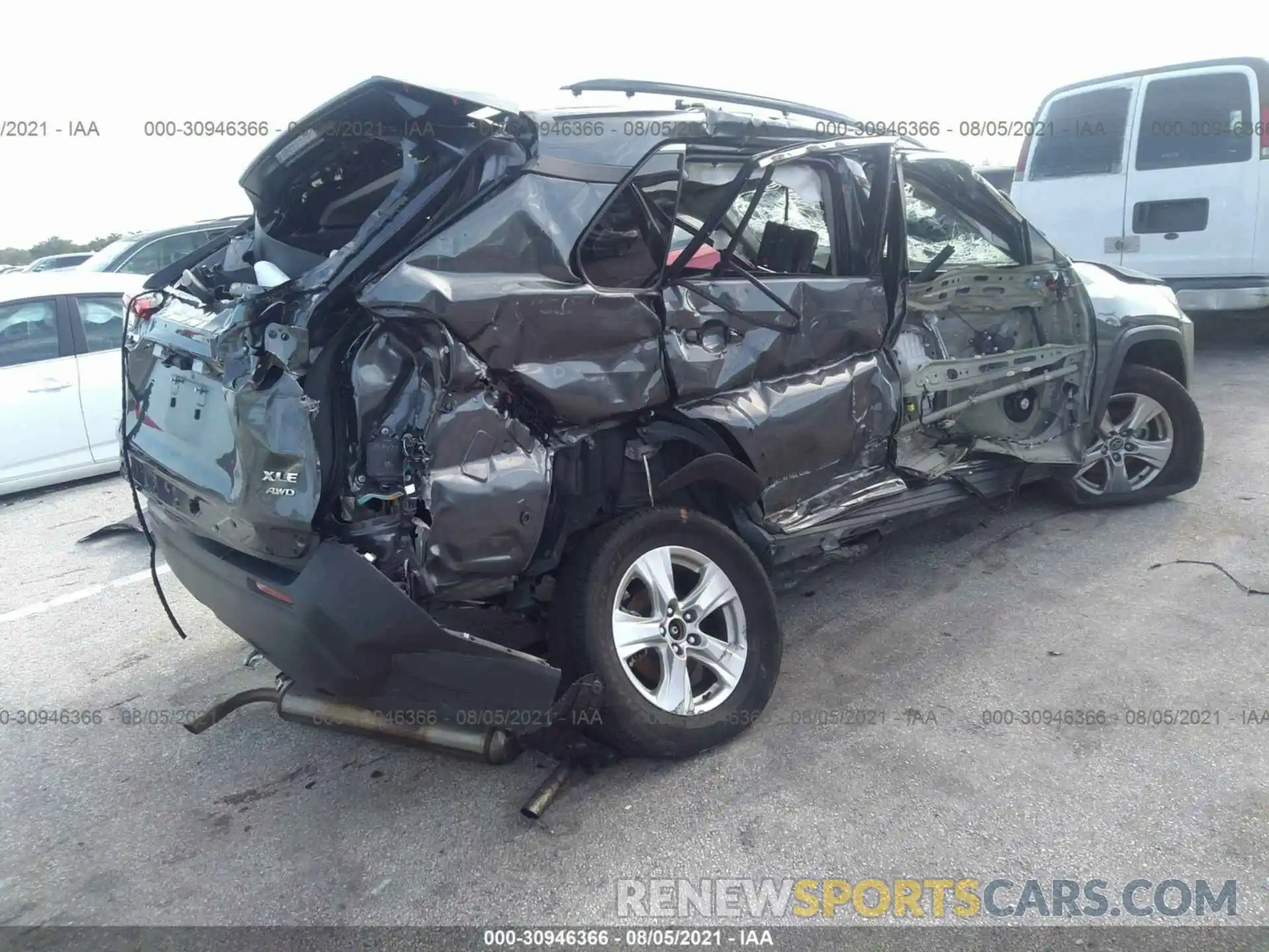 4 Photograph of a damaged car 2T3P1RFV5LC095739 TOYOTA RAV4 2020