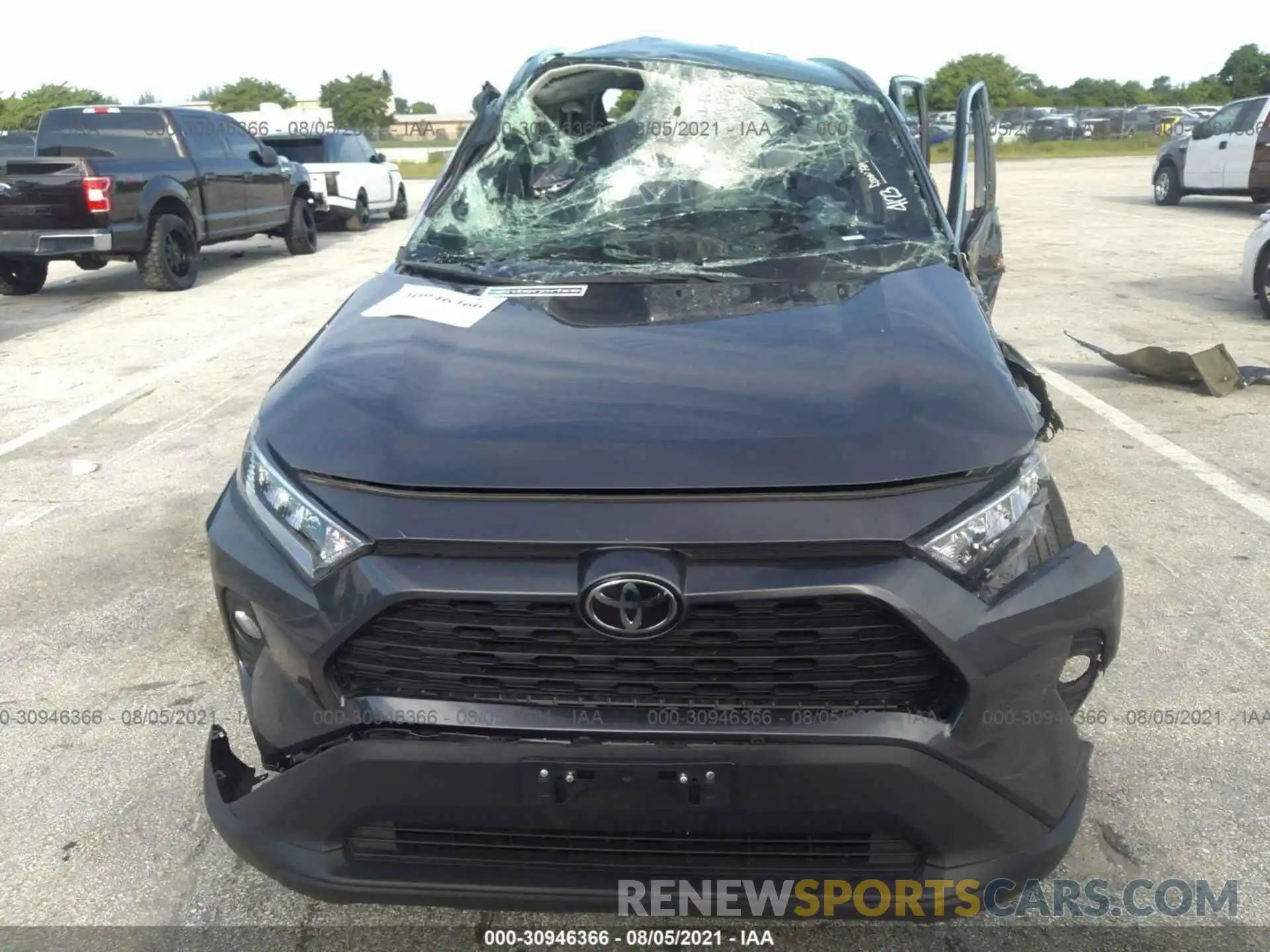 6 Photograph of a damaged car 2T3P1RFV5LC095739 TOYOTA RAV4 2020