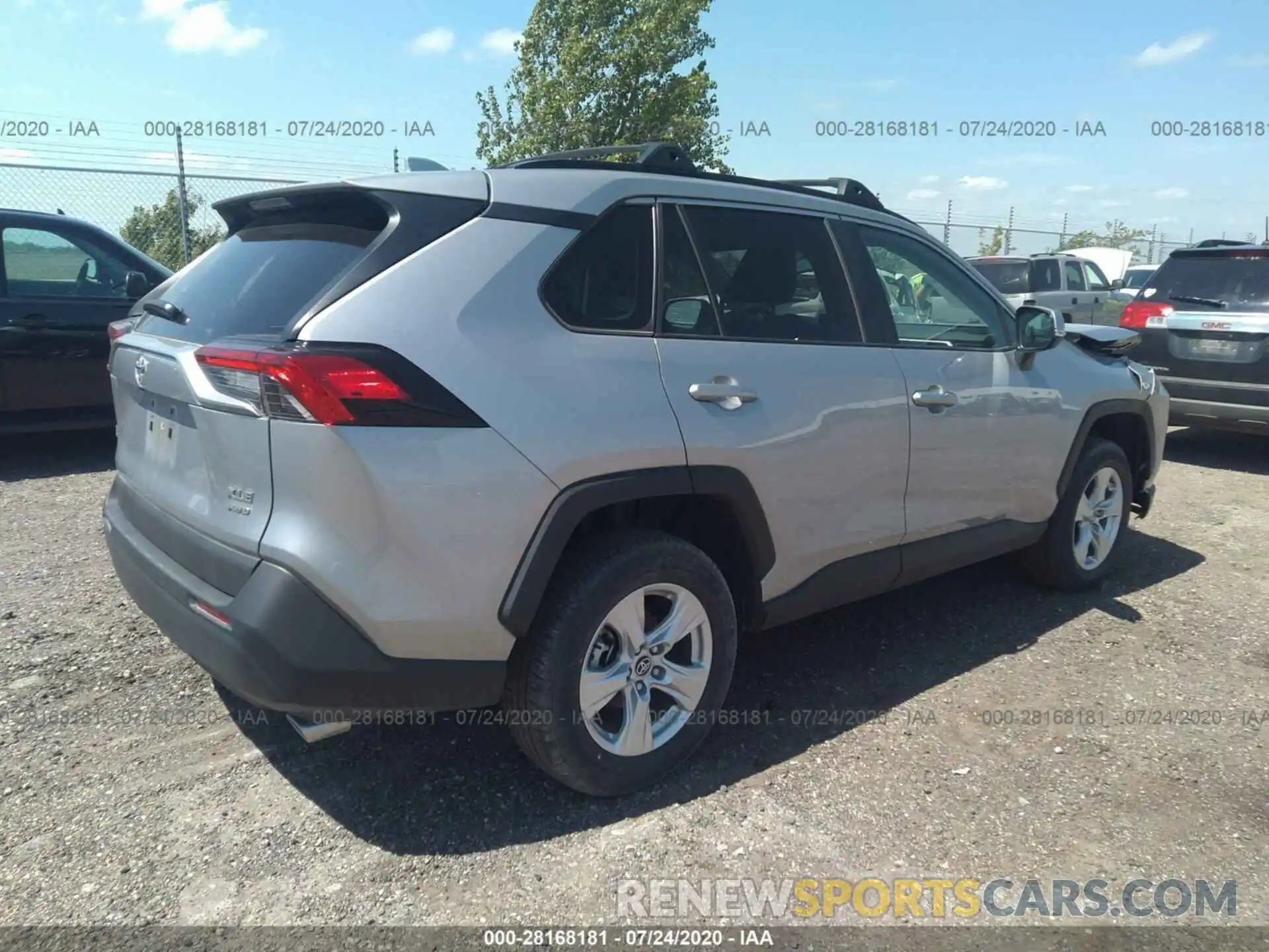 4 Photograph of a damaged car 2T3P1RFV5LC101040 TOYOTA RAV4 2020