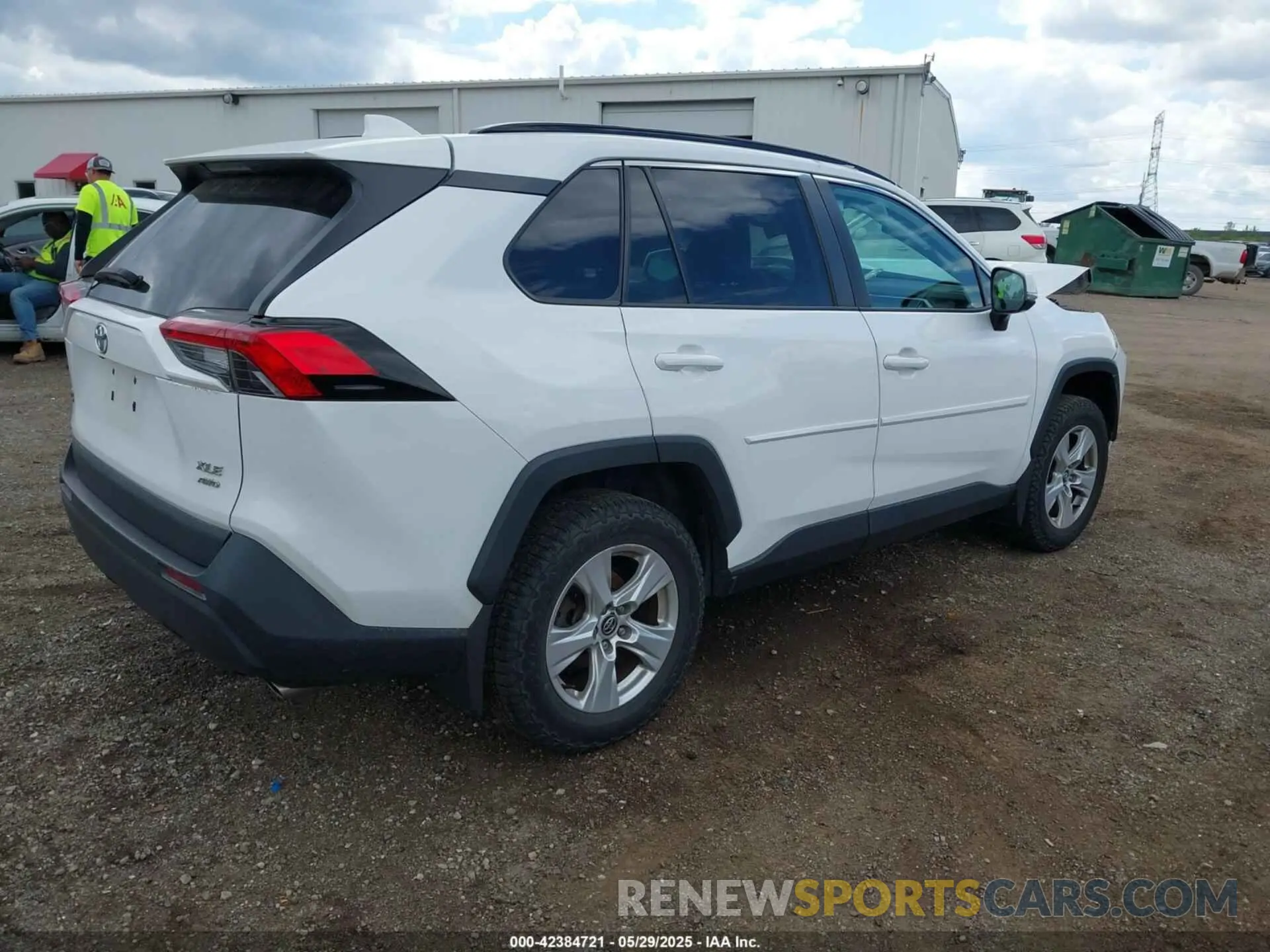 4 Photograph of a damaged car 2T3P1RFV5LC111146 TOYOTA RAV4 2020