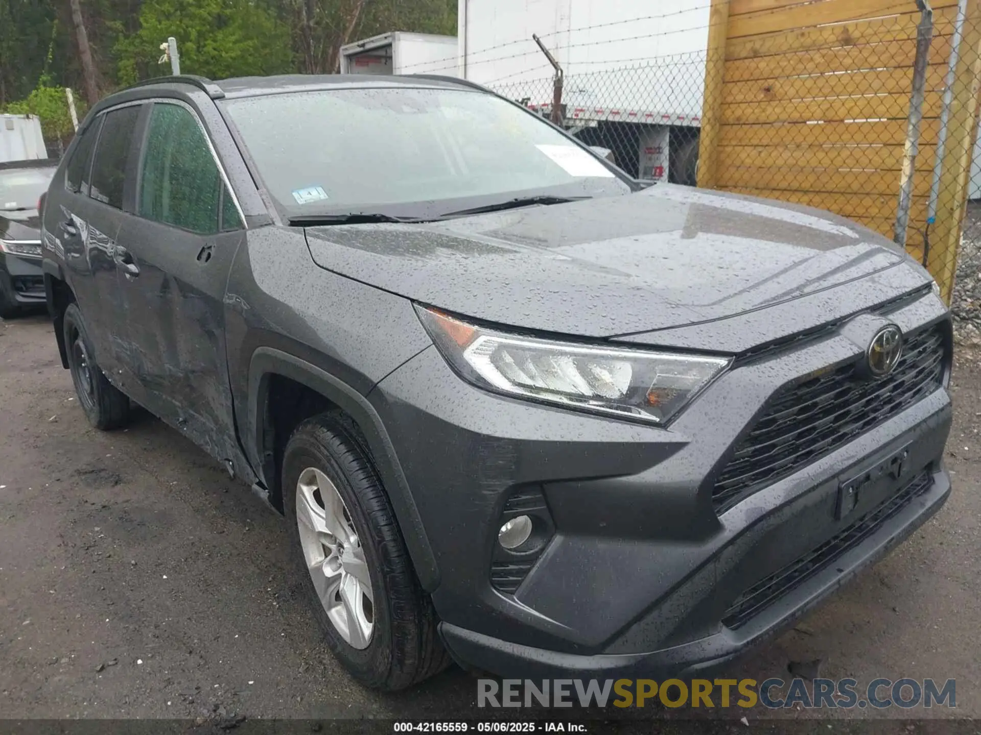 1 Photograph of a damaged car 2T3P1RFV5LC111826 TOYOTA RAV4 2020