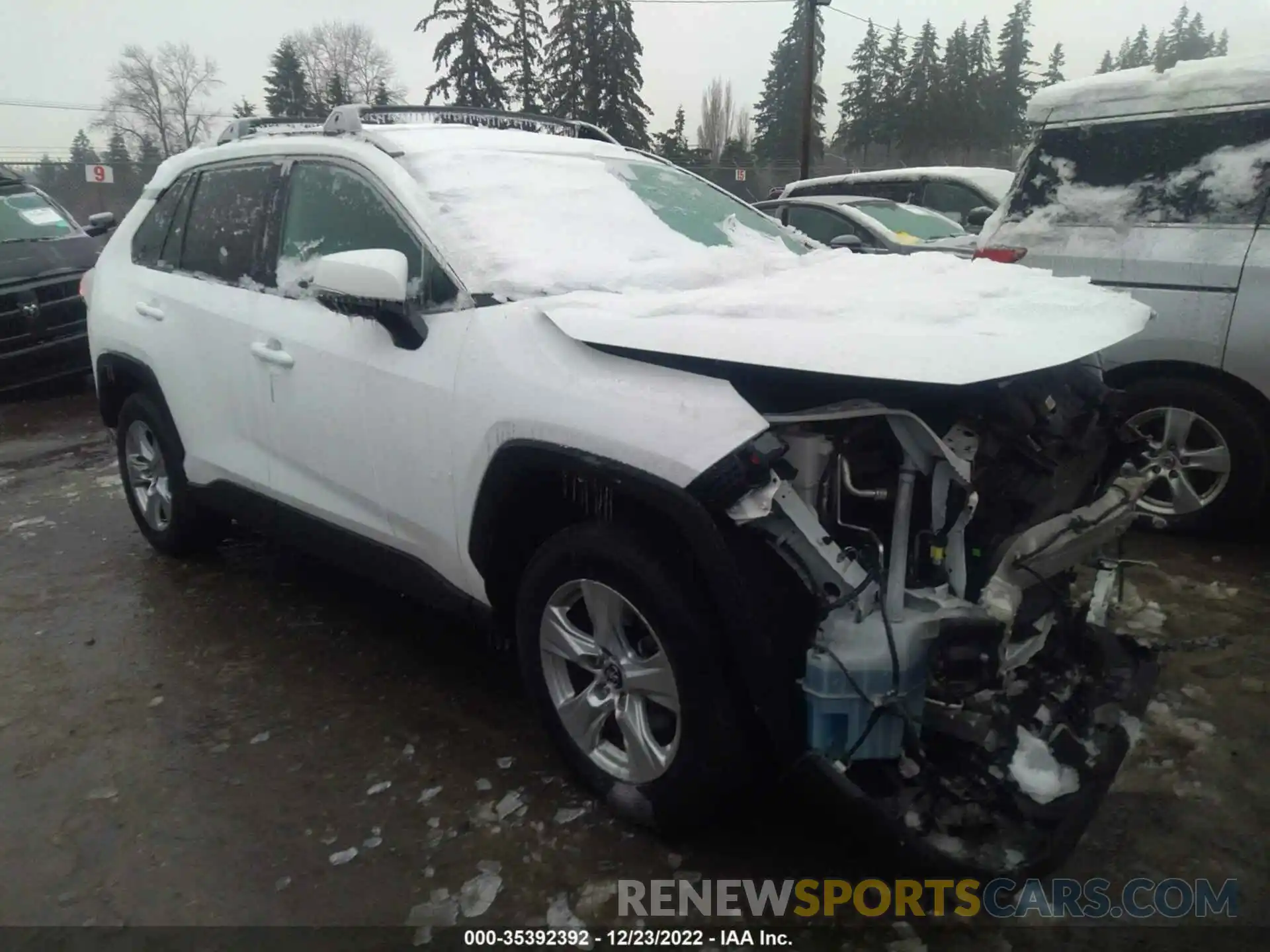 1 Photograph of a damaged car 2T3P1RFV5LC119439 TOYOTA RAV4 2020