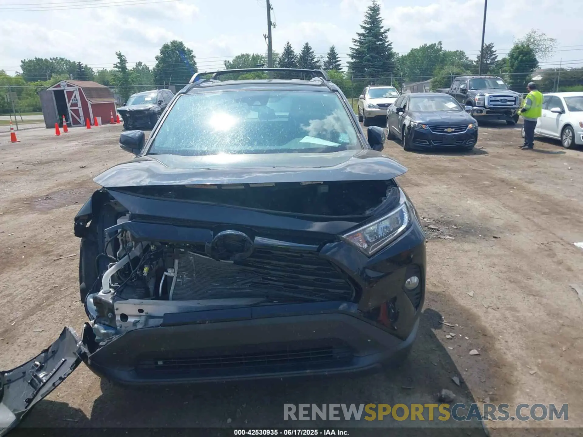 12 Photograph of a damaged car 2T3P1RFV5LC122308 TOYOTA RAV4 2020