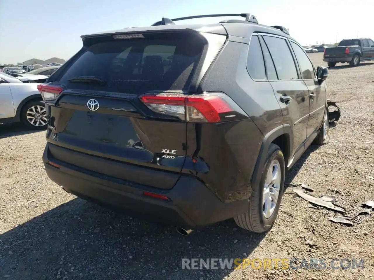 4 Photograph of a damaged car 2T3P1RFV5LC127332 TOYOTA RAV4 2020