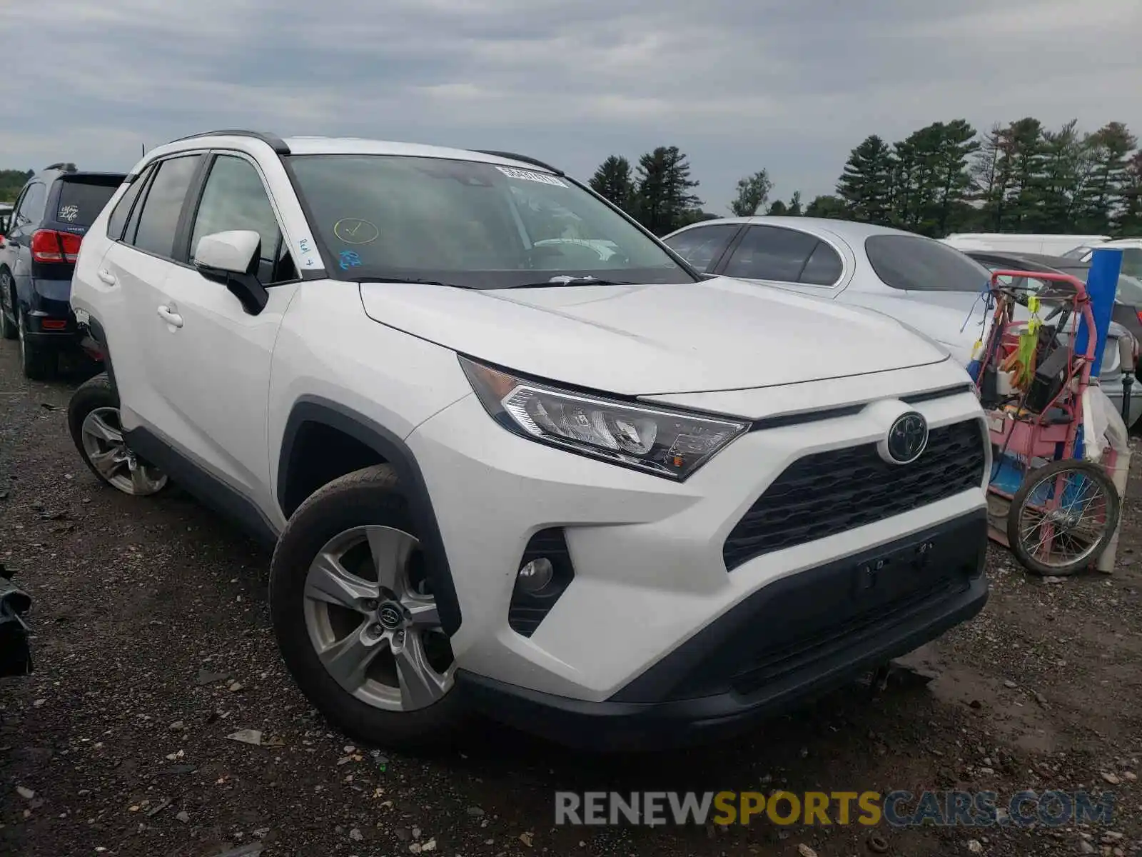 1 Photograph of a damaged car 2T3P1RFV5LC140808 TOYOTA RAV4 2020