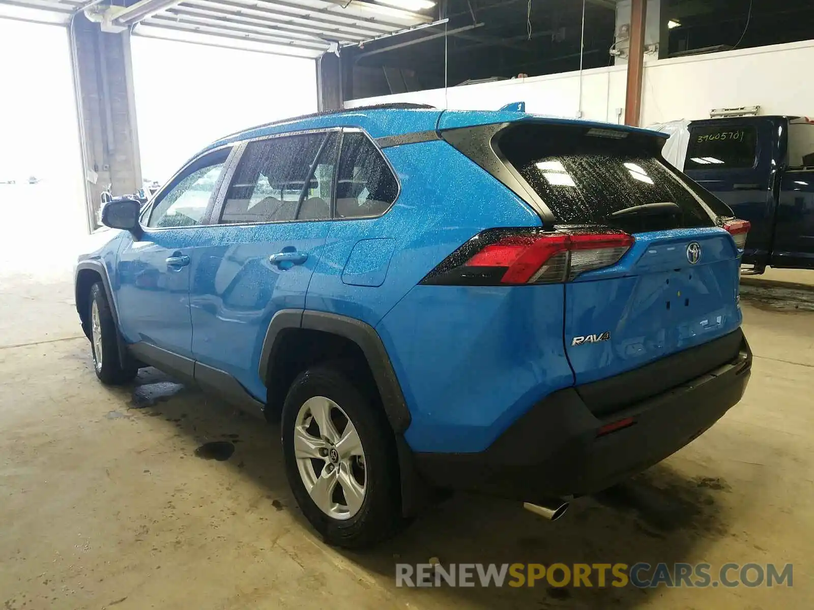 3 Photograph of a damaged car 2T3P1RFV5LW095366 TOYOTA RAV4 2020