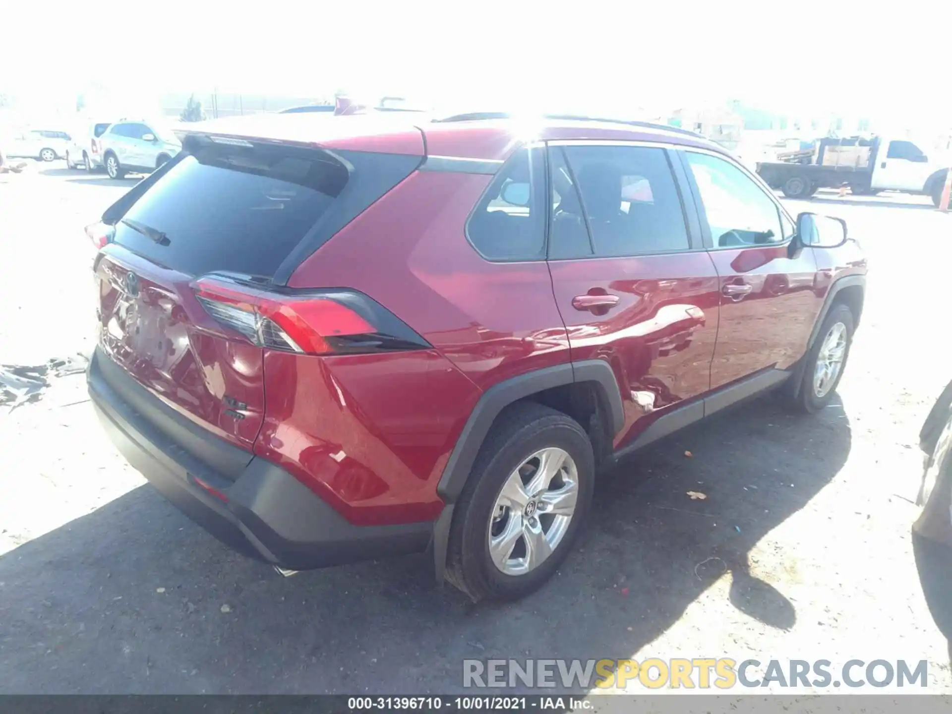 4 Photograph of a damaged car 2T3P1RFV5LW108424 TOYOTA RAV4 2020