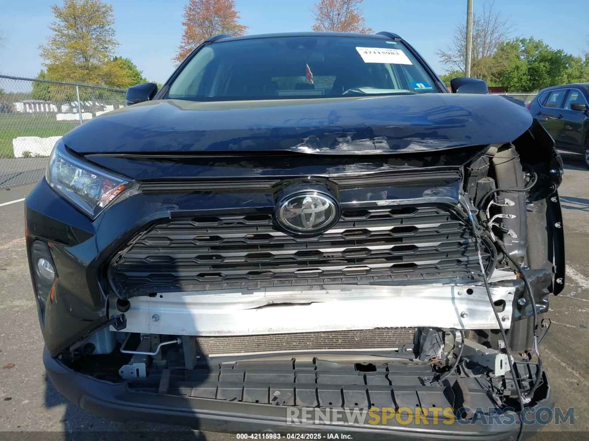 6 Photograph of a damaged car 2T3P1RFV5LW117270 TOYOTA RAV4 2020