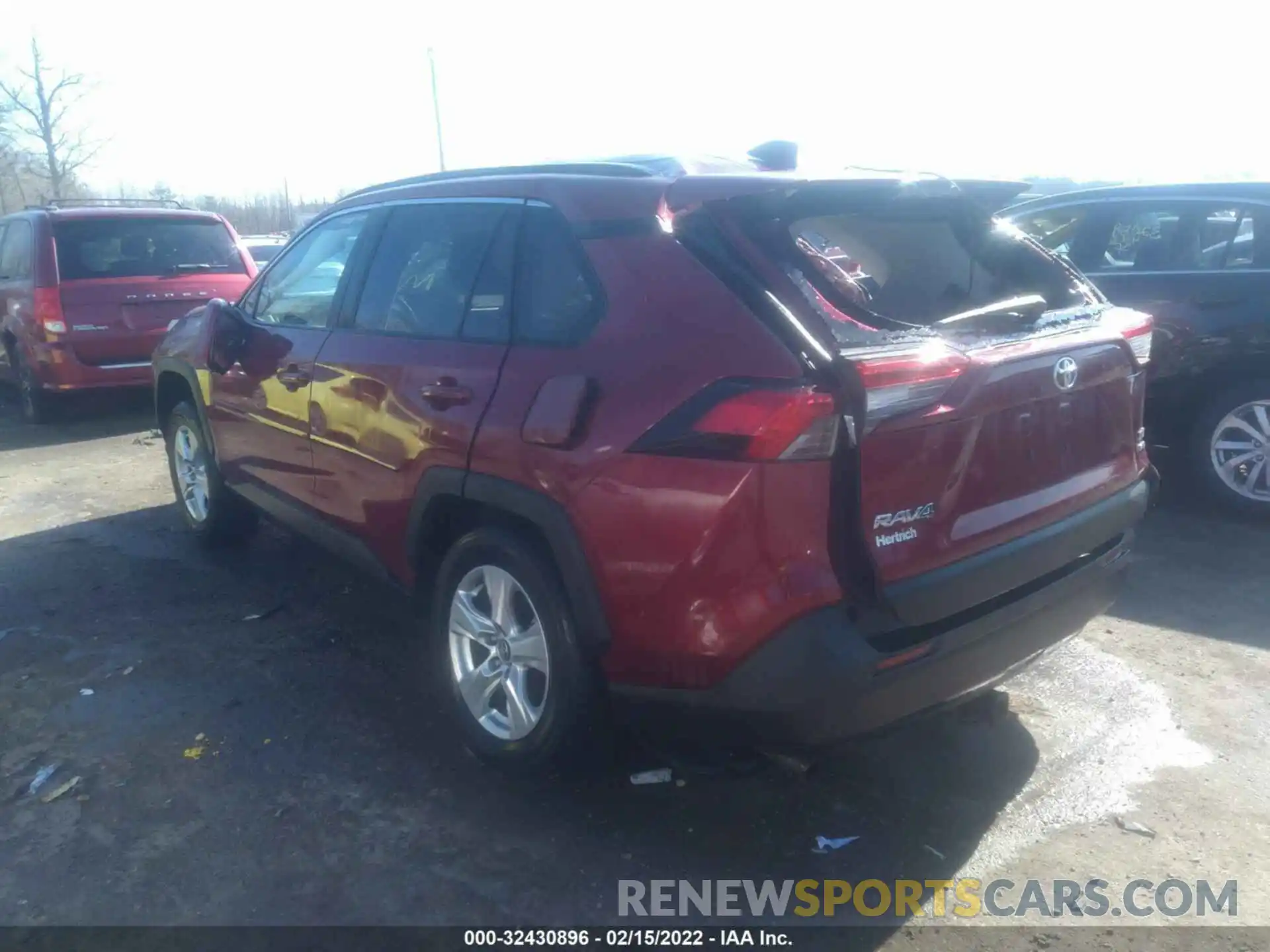 3 Photograph of a damaged car 2T3P1RFV5LW118936 TOYOTA RAV4 2020