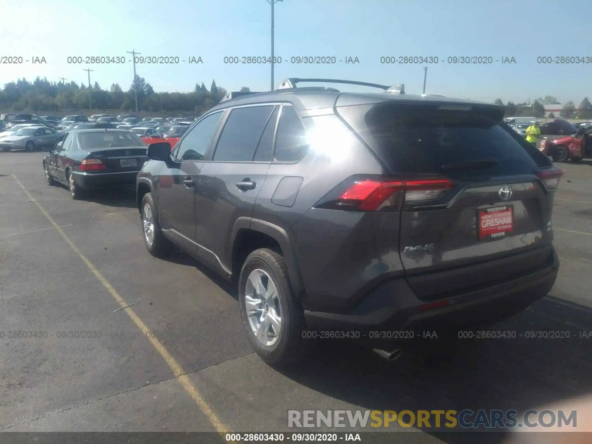 3 Photograph of a damaged car 2T3P1RFV5LW122842 TOYOTA RAV4 2020