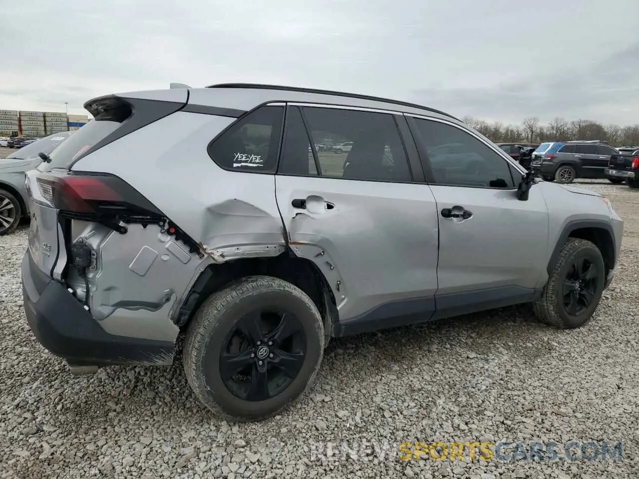 3 Photograph of a damaged car 2T3P1RFV6LC083003 TOYOTA RAV4 2020