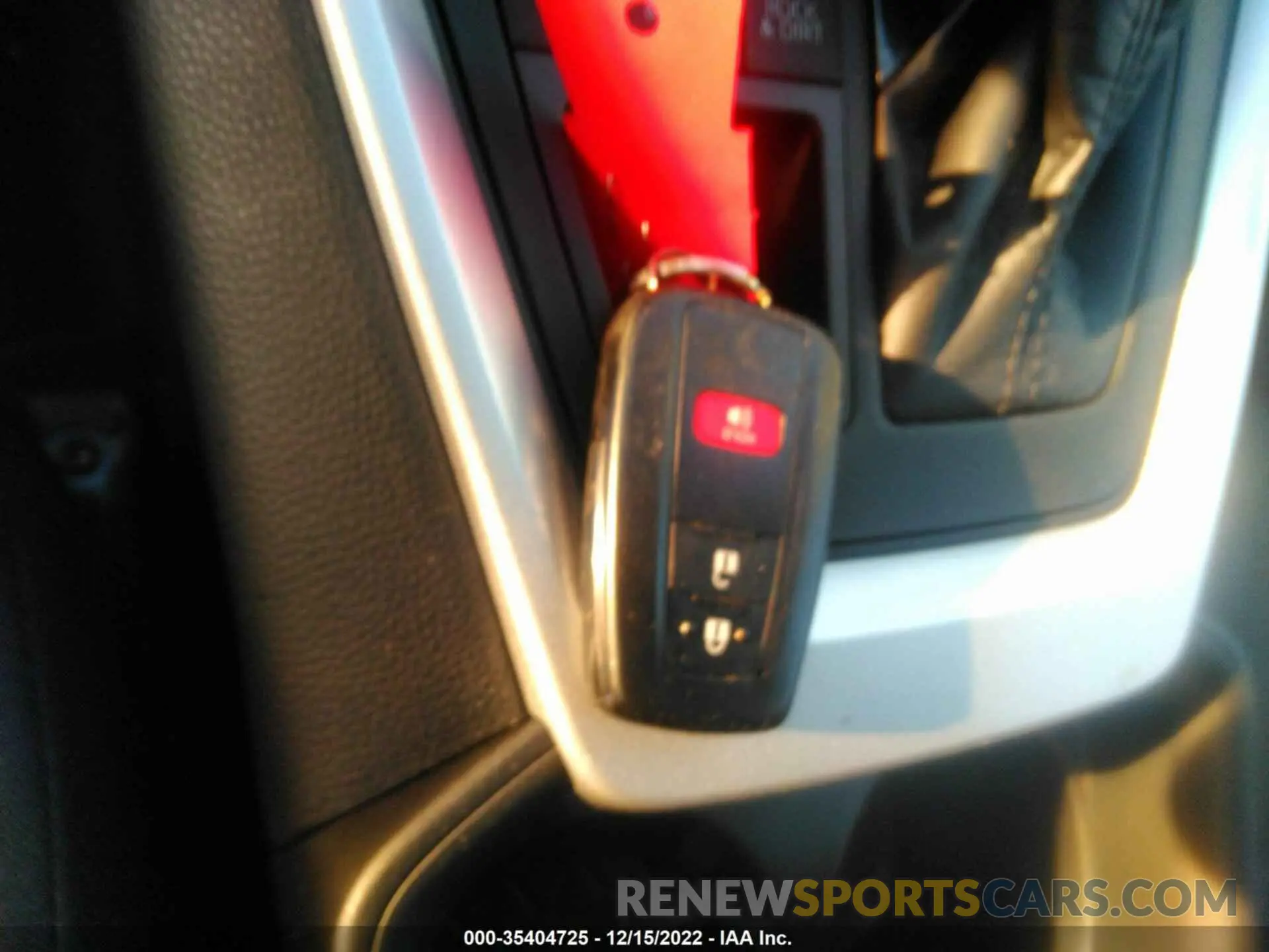 11 Photograph of a damaged car 2T3P1RFV6LC085415 TOYOTA RAV4 2020