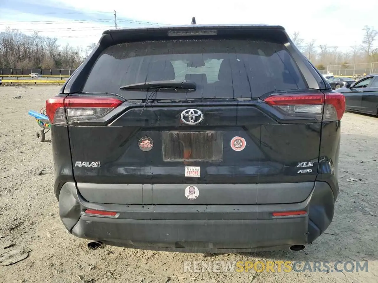 6 Photograph of a damaged car 2T3P1RFV6LC101399 TOYOTA RAV4 2020