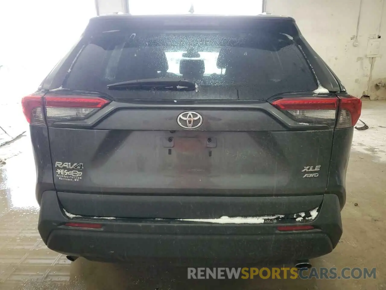 6 Photograph of a damaged car 2T3P1RFV6LC101919 TOYOTA RAV4 2020