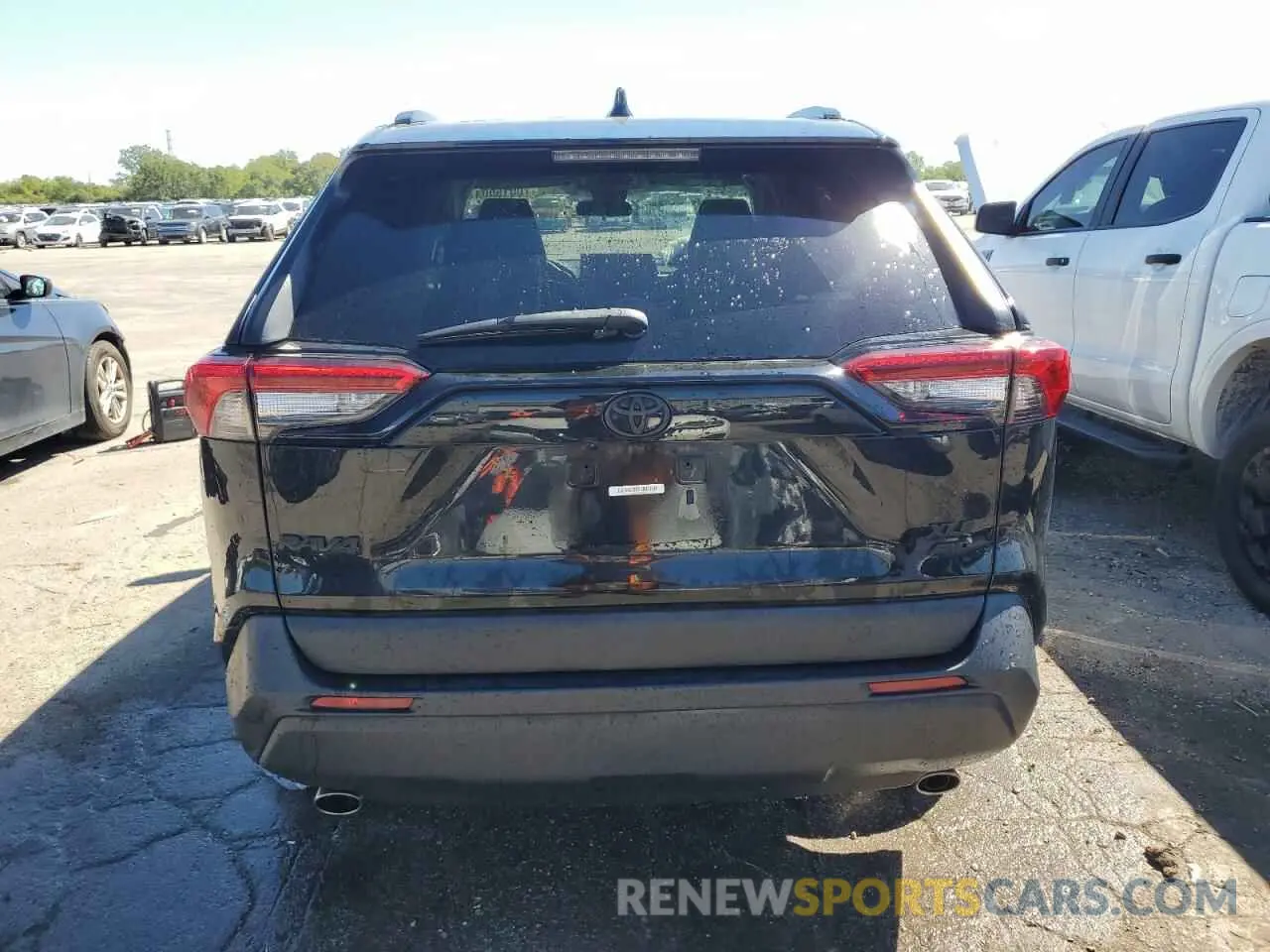 6 Photograph of a damaged car 2T3P1RFV6LC102875 TOYOTA RAV4 2020