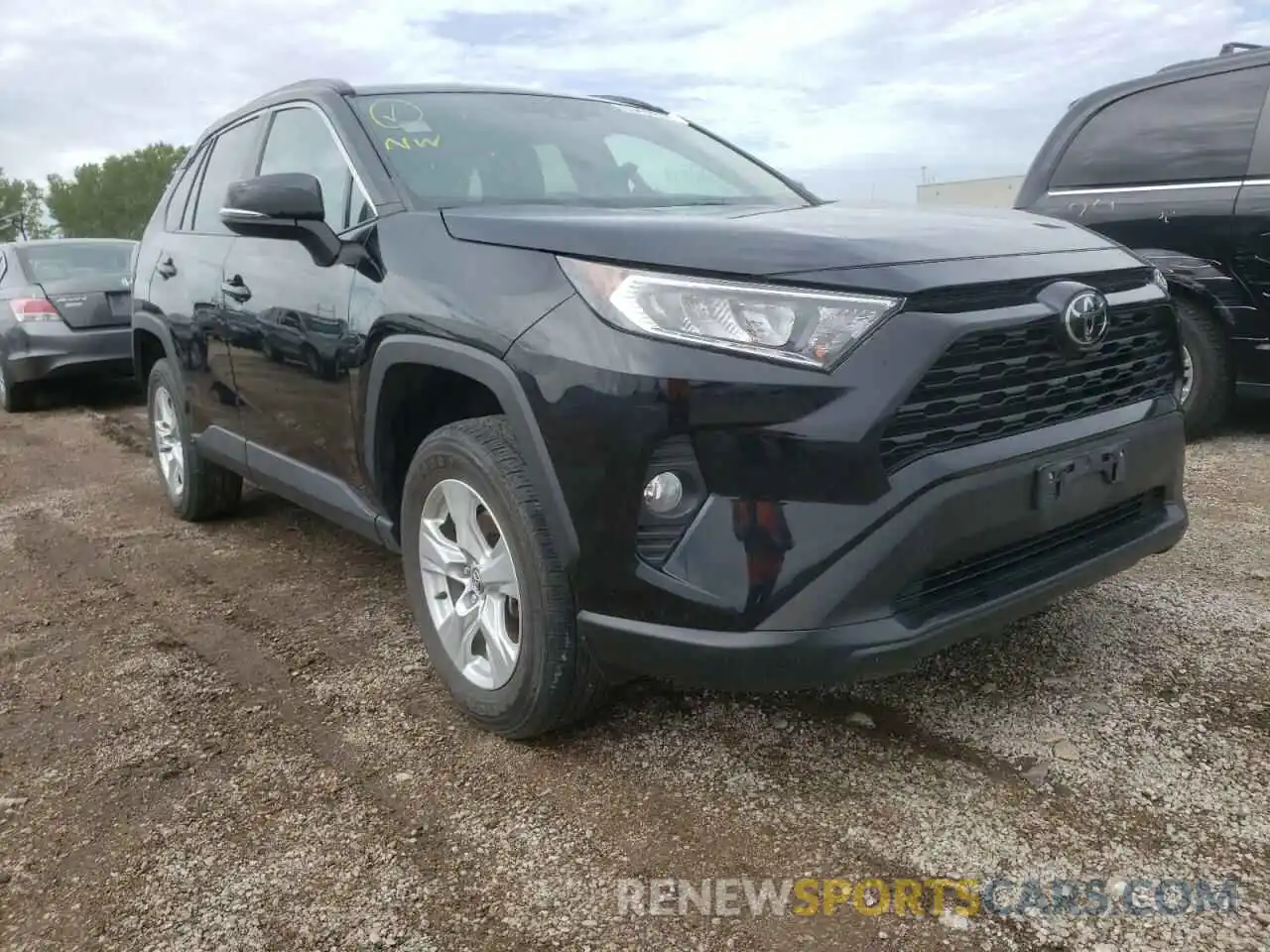 1 Photograph of a damaged car 2T3P1RFV6LW109582 TOYOTA RAV4 2020