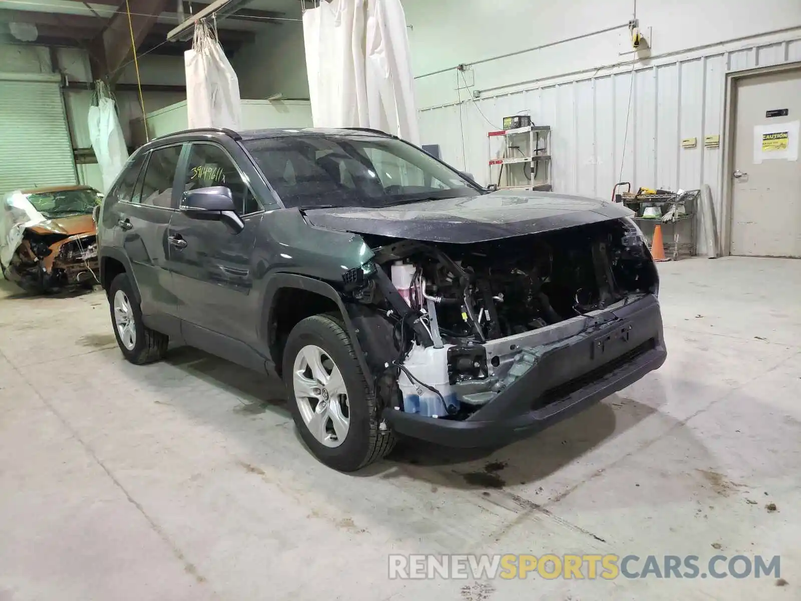 1 Photograph of a damaged car 2T3P1RFV6LW110716 TOYOTA RAV4 2020