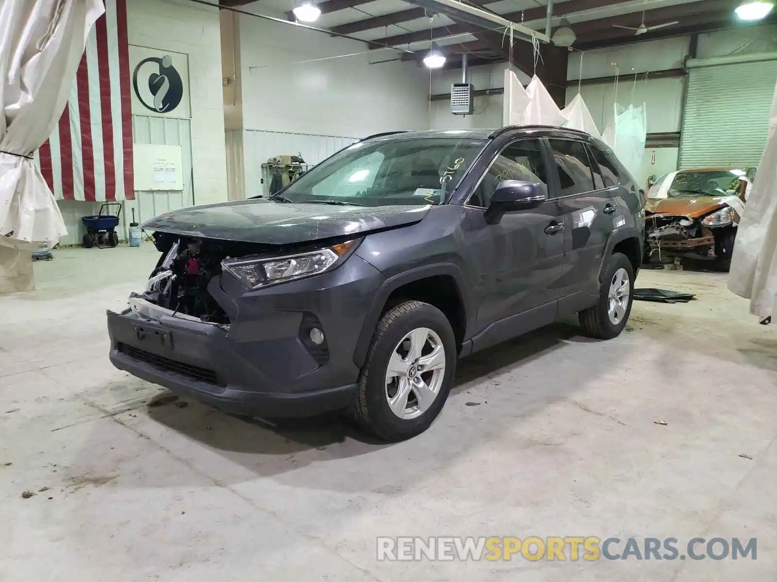 2 Photograph of a damaged car 2T3P1RFV6LW110716 TOYOTA RAV4 2020