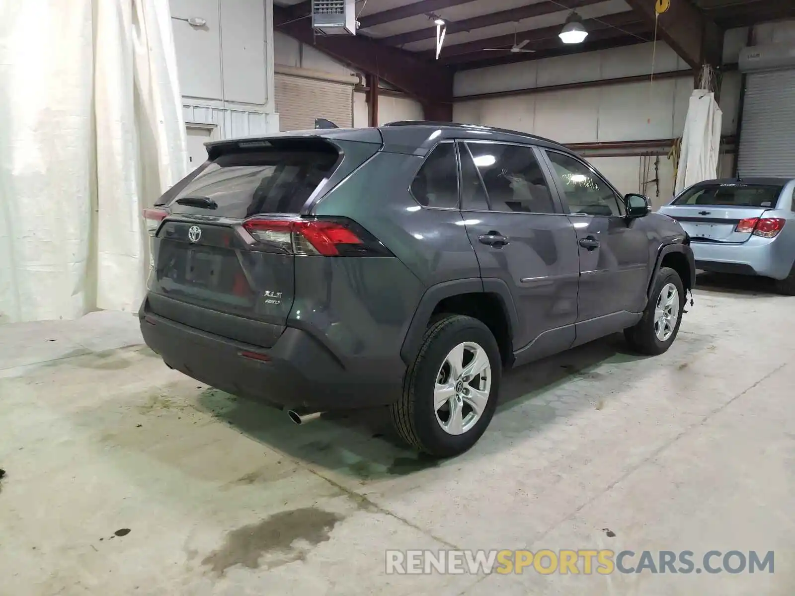 4 Photograph of a damaged car 2T3P1RFV6LW110716 TOYOTA RAV4 2020