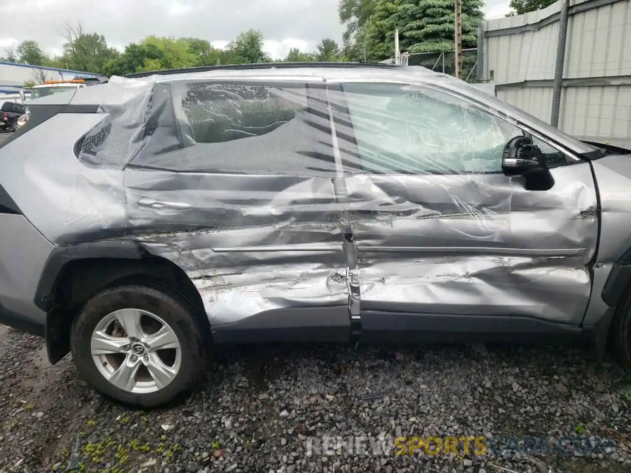 9 Photograph of a damaged car 2T3P1RFV6LW131260 TOYOTA RAV4 2020