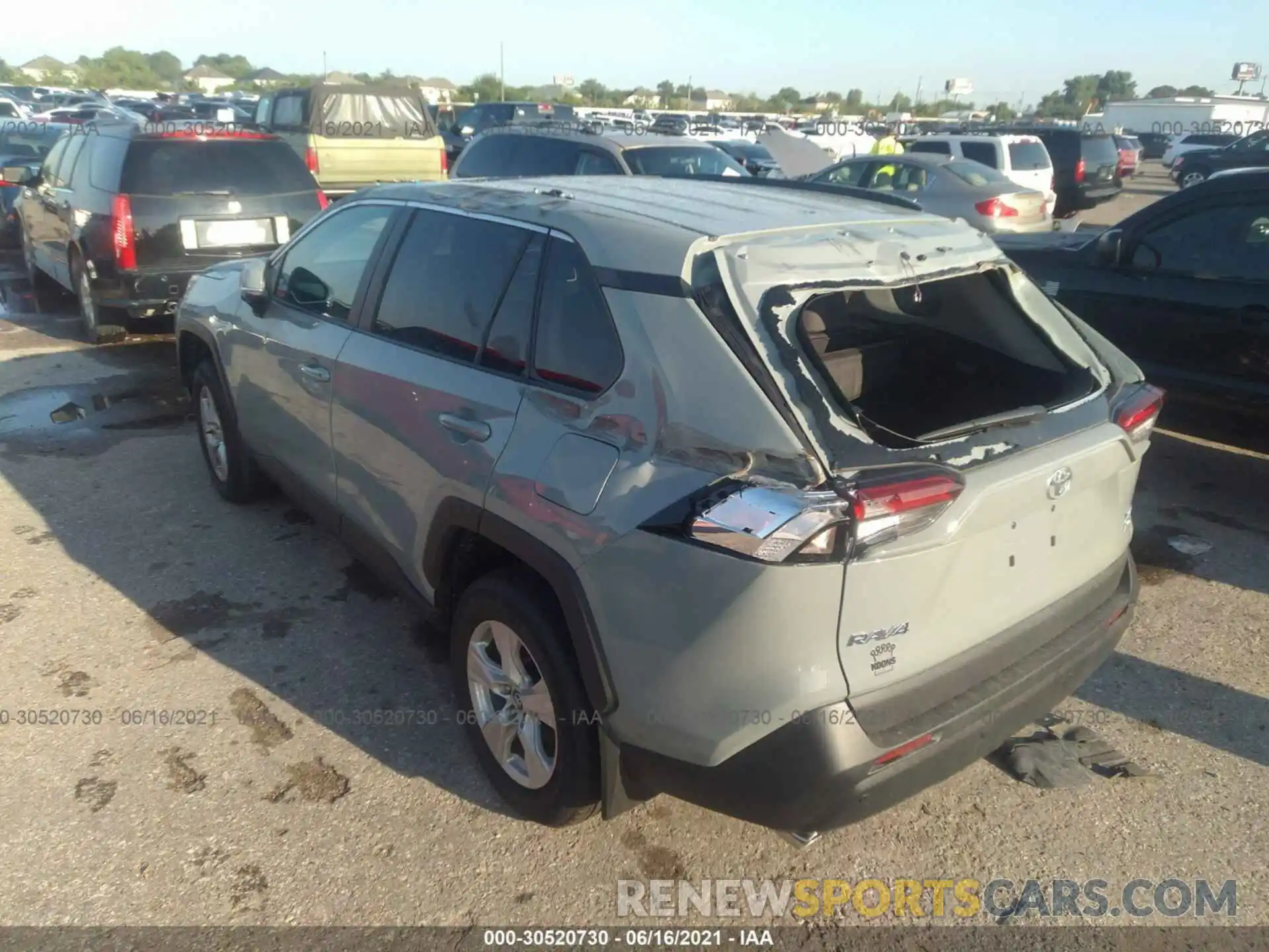 6 Photograph of a damaged car 2T3P1RFV6LW135163 TOYOTA RAV4 2020