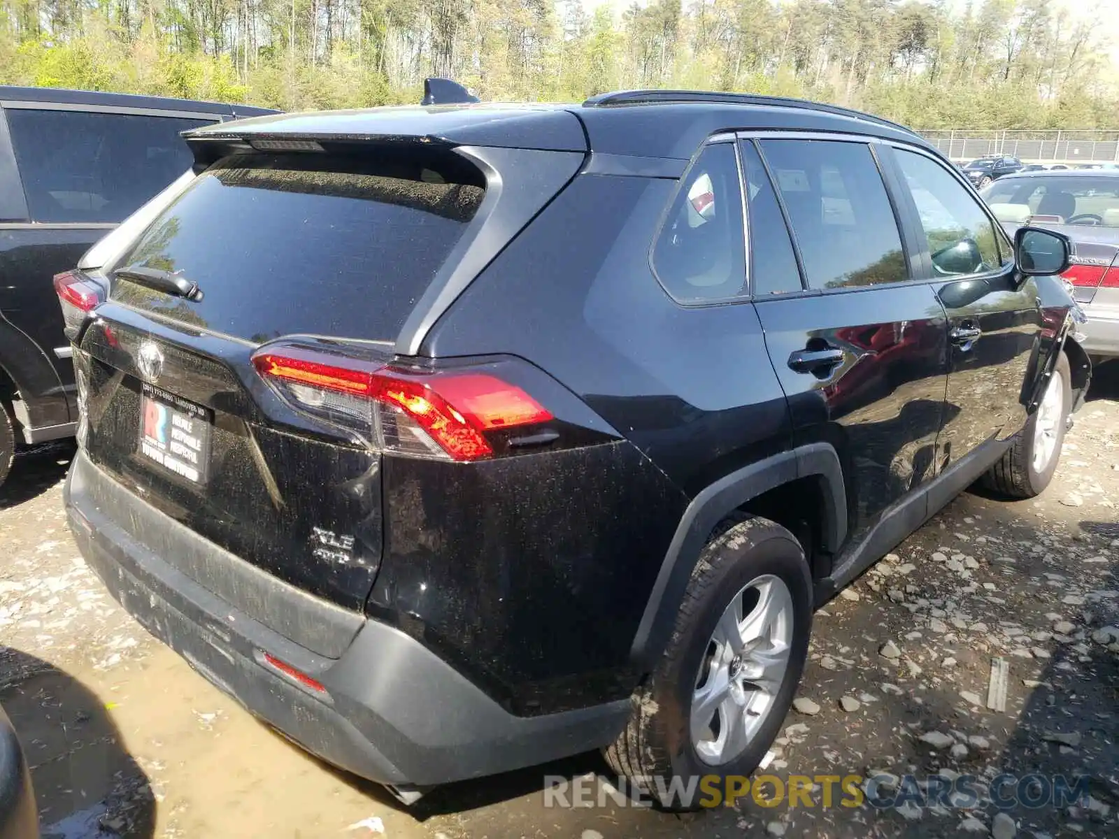 4 Photograph of a damaged car 2T3P1RFV7LC065867 TOYOTA RAV4 2020