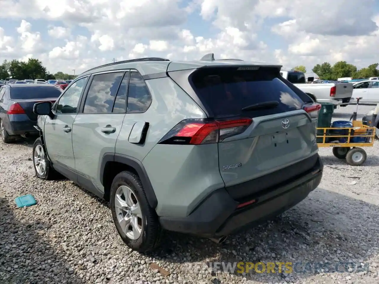 3 Photograph of a damaged car 2T3P1RFV7LC100021 TOYOTA RAV4 2020