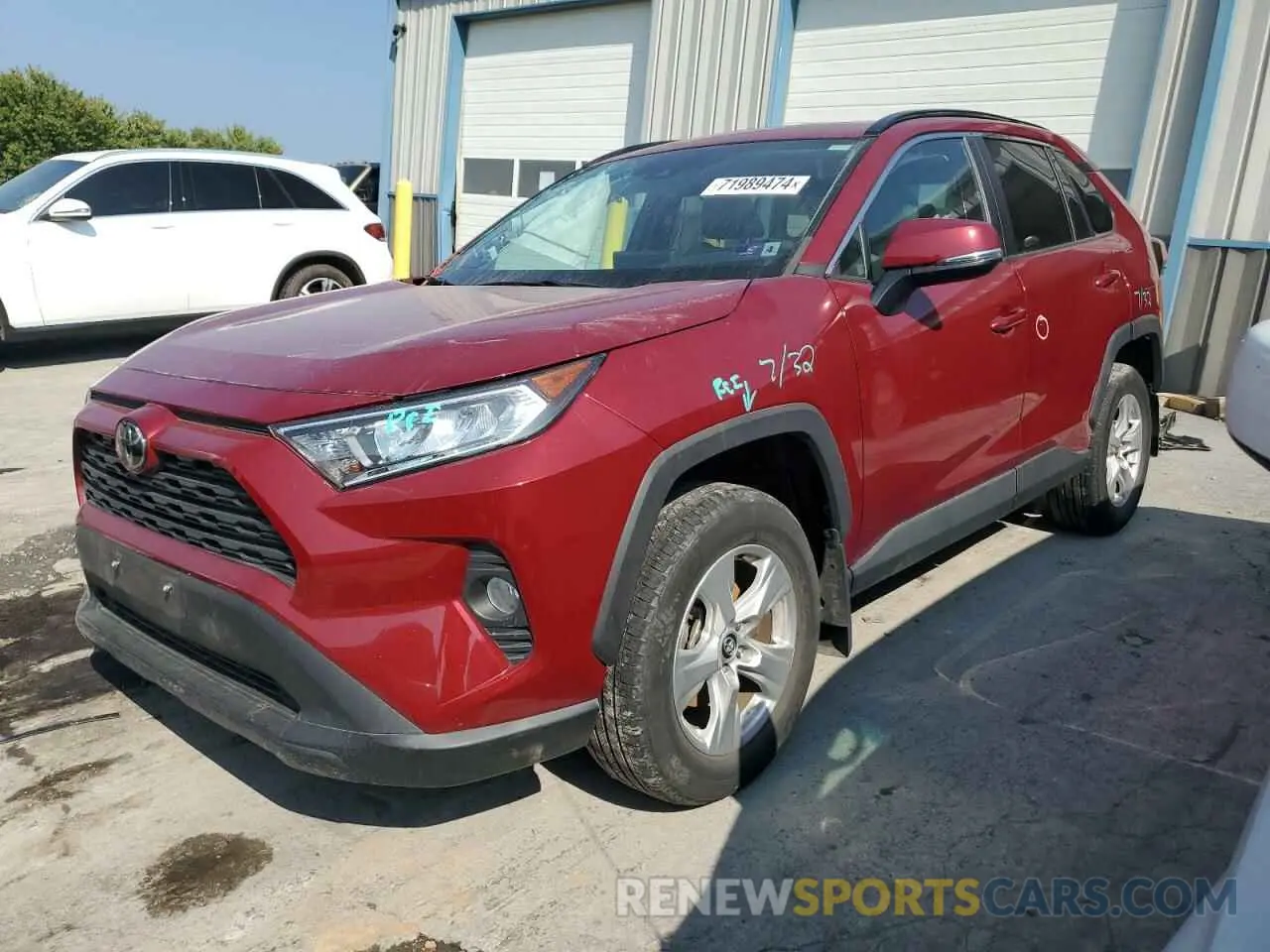 1 Photograph of a damaged car 2T3P1RFV7LC129017 TOYOTA RAV4 2020