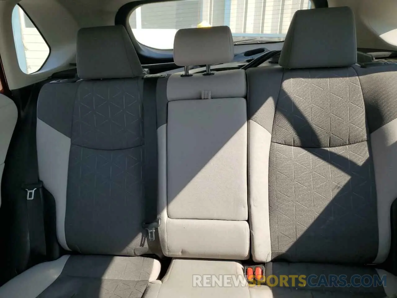 10 Photograph of a damaged car 2T3P1RFV7LC129017 TOYOTA RAV4 2020