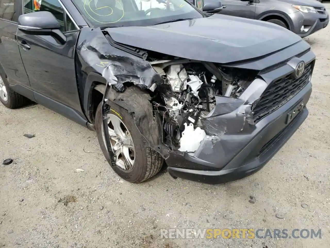 9 Photograph of a damaged car 2T3P1RFV7LW091674 TOYOTA RAV4 2020