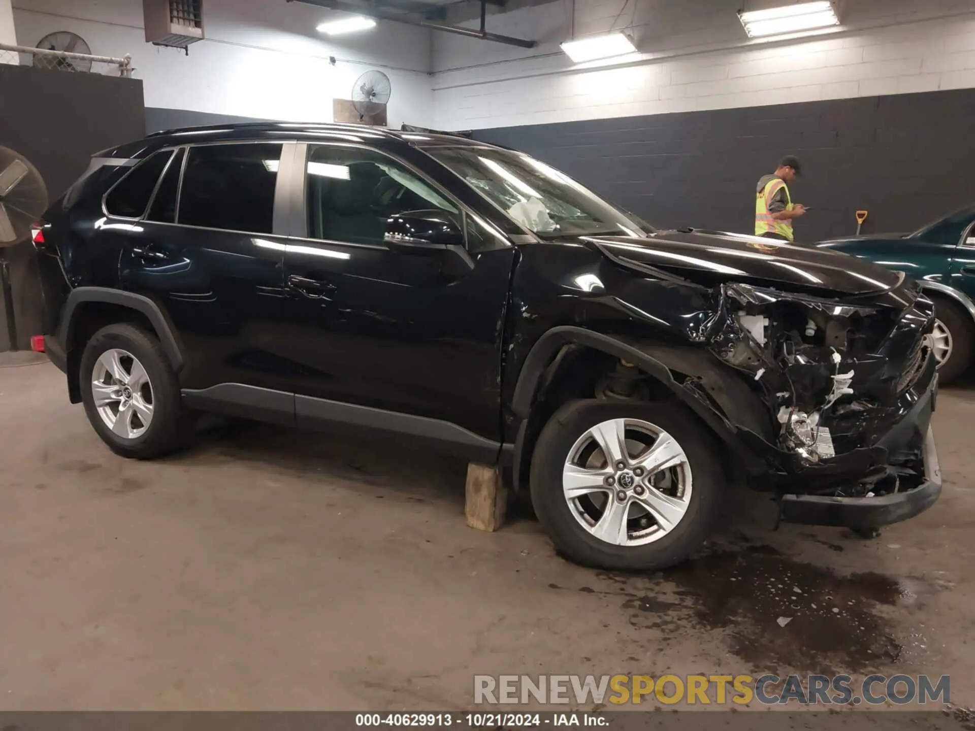 1 Photograph of a damaged car 2T3P1RFV7LW101300 TOYOTA RAV4 2020
