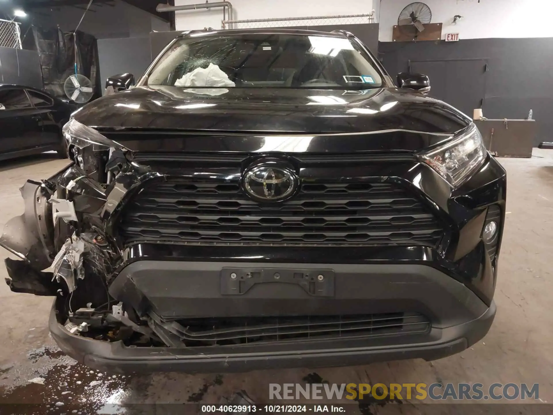 6 Photograph of a damaged car 2T3P1RFV7LW101300 TOYOTA RAV4 2020