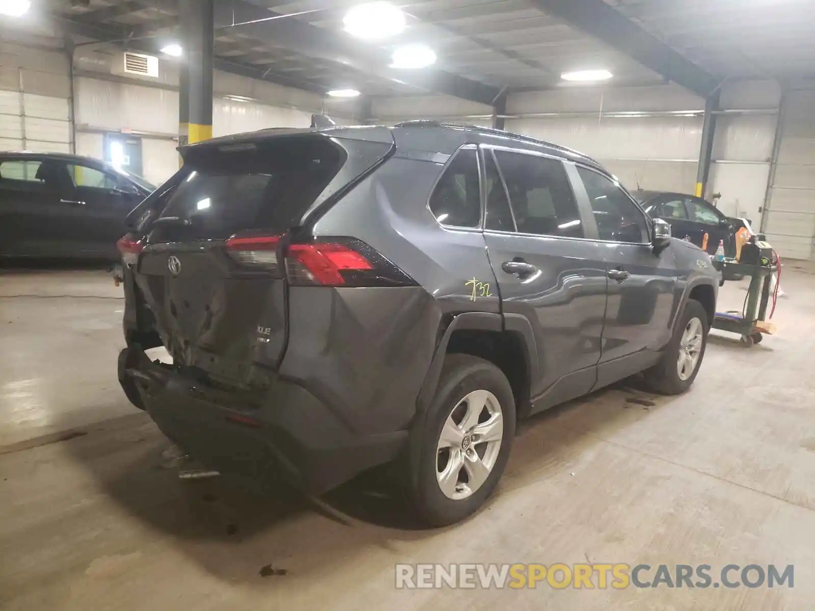 4 Photograph of a damaged car 2T3P1RFV7LW131008 TOYOTA RAV4 2020