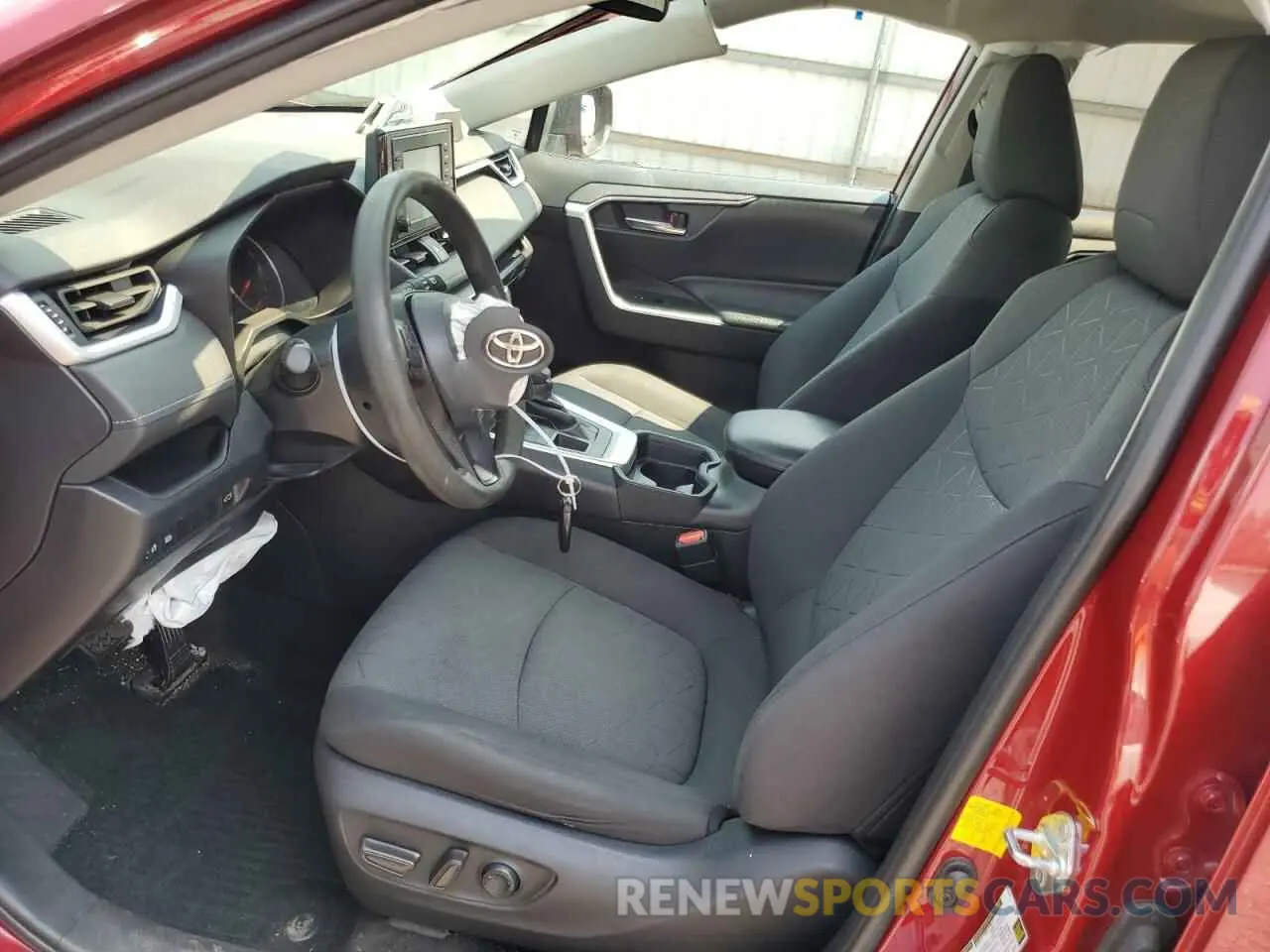 7 Photograph of a damaged car 2T3P1RFV7LW132188 TOYOTA RAV4 2020