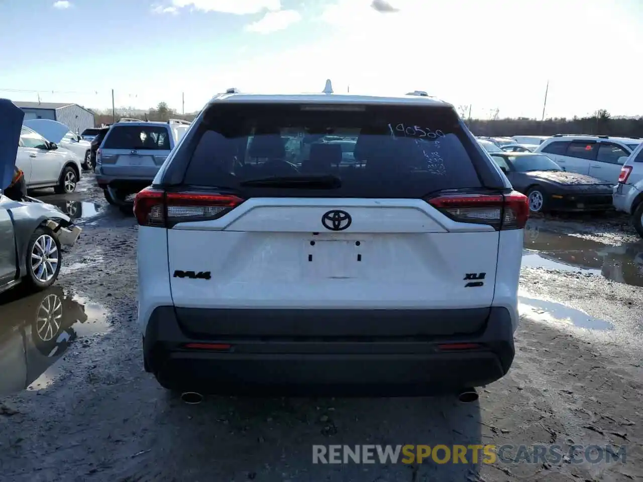 6 Photograph of a damaged car 2T3P1RFV7LW132448 TOYOTA RAV4 2020