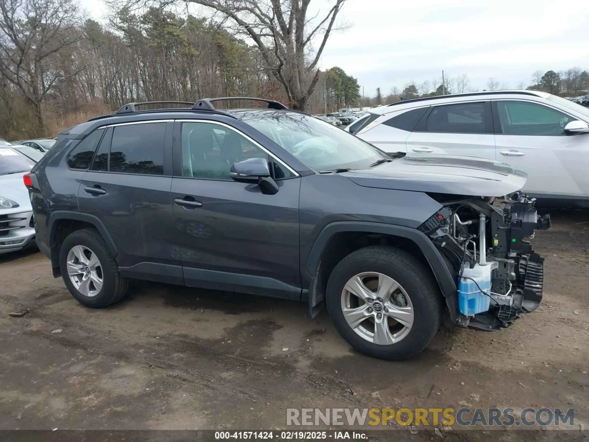13 Photograph of a damaged car 2T3P1RFV7LW138329 TOYOTA RAV4 2020