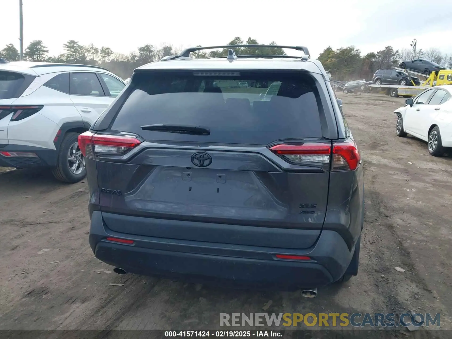 16 Photograph of a damaged car 2T3P1RFV7LW138329 TOYOTA RAV4 2020