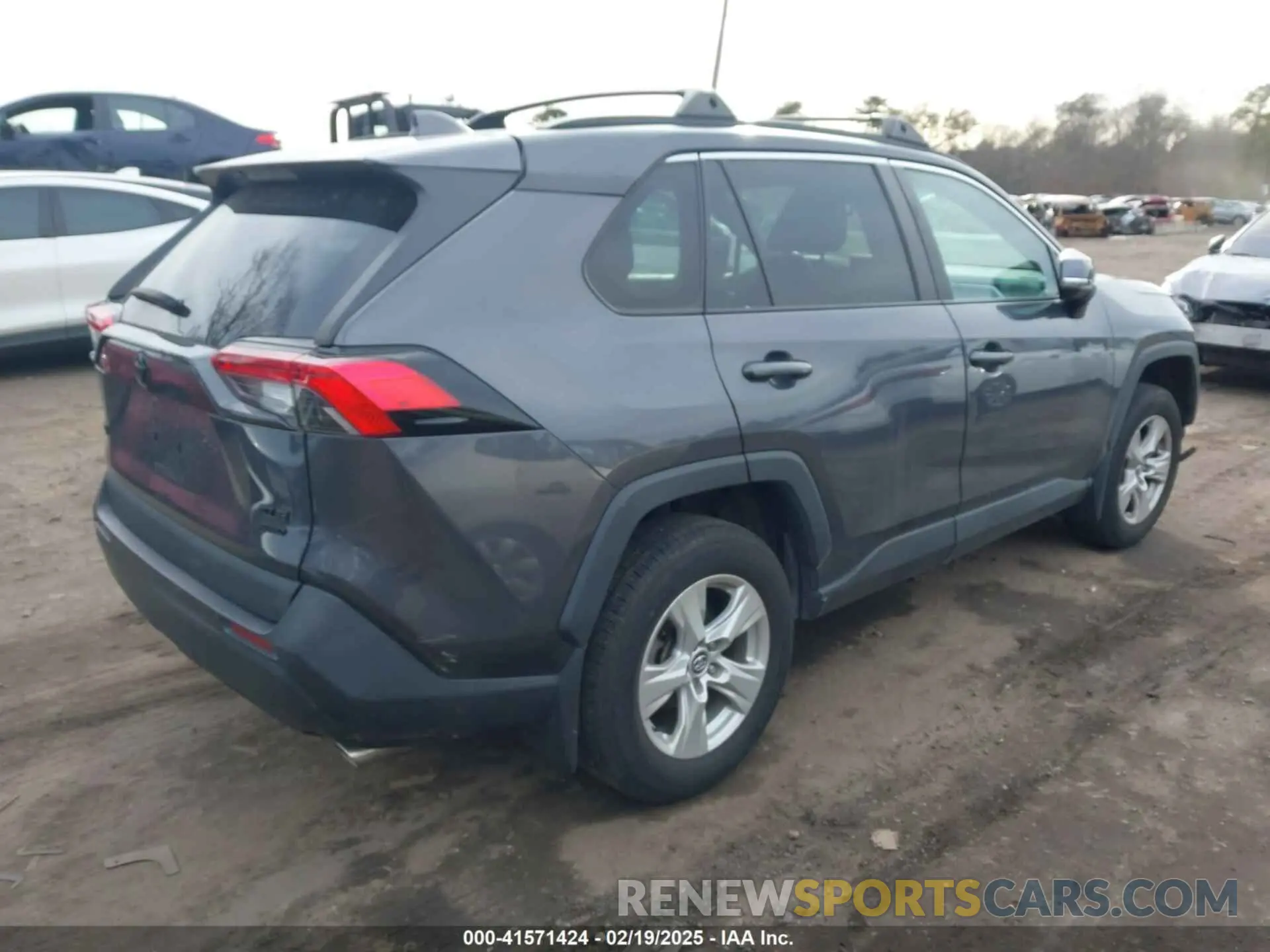 4 Photograph of a damaged car 2T3P1RFV7LW138329 TOYOTA RAV4 2020