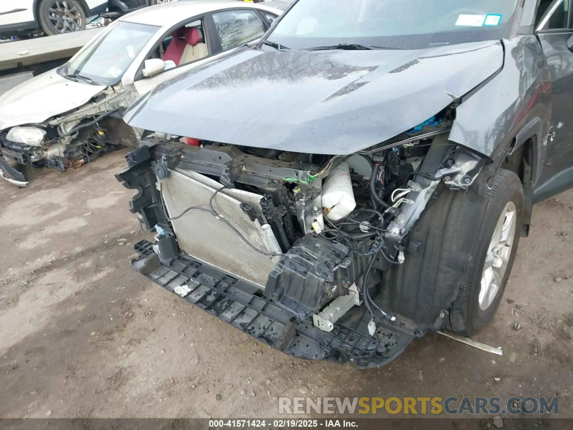6 Photograph of a damaged car 2T3P1RFV7LW138329 TOYOTA RAV4 2020
